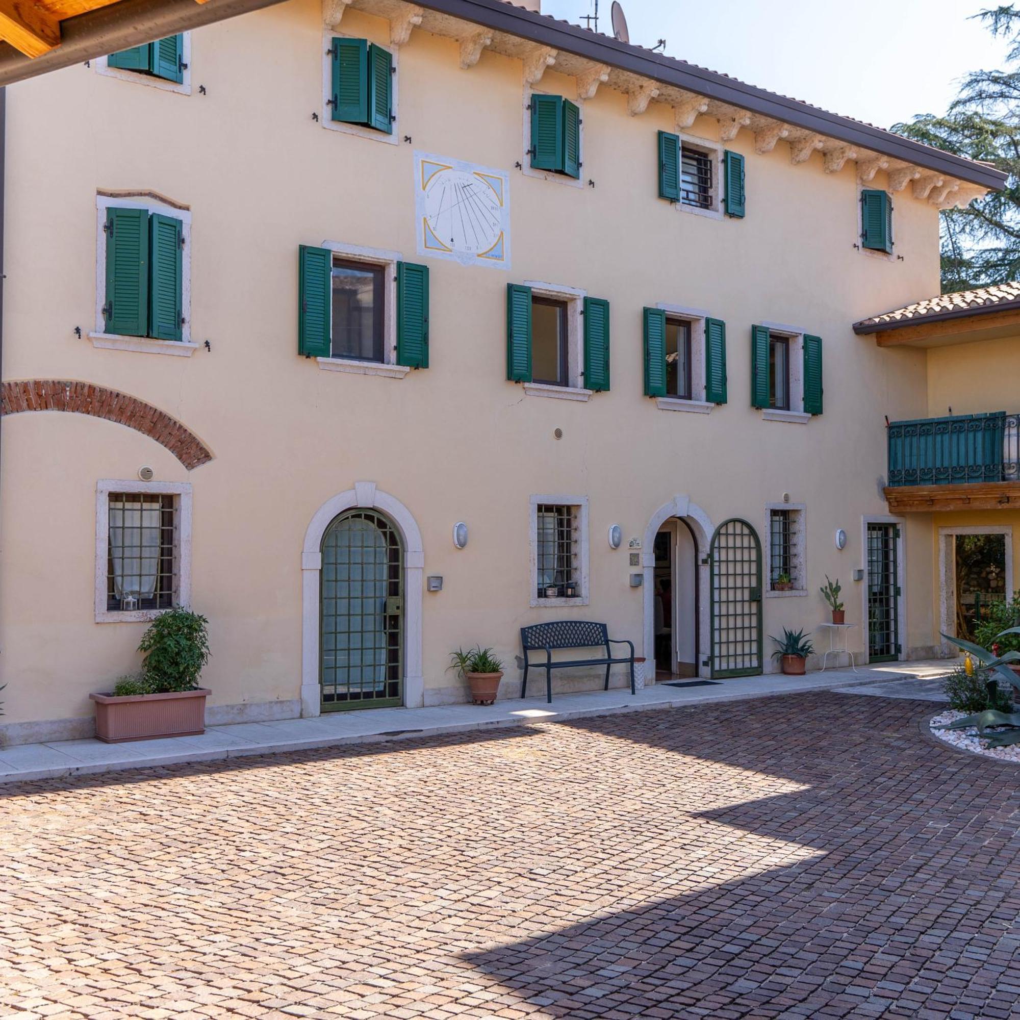 A Casa Di Tom Panzió SantʼAmbrogio di Valpolicella Kültér fotó